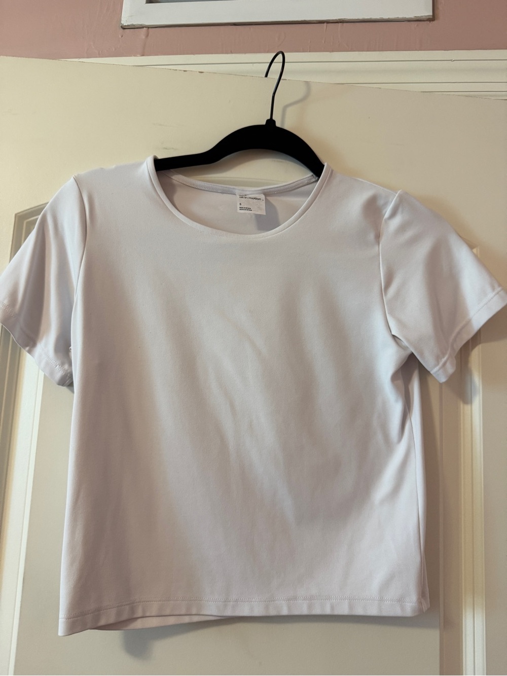 All in Motion Compression White Performance Cropped Crewneck Short Sleeve Top S